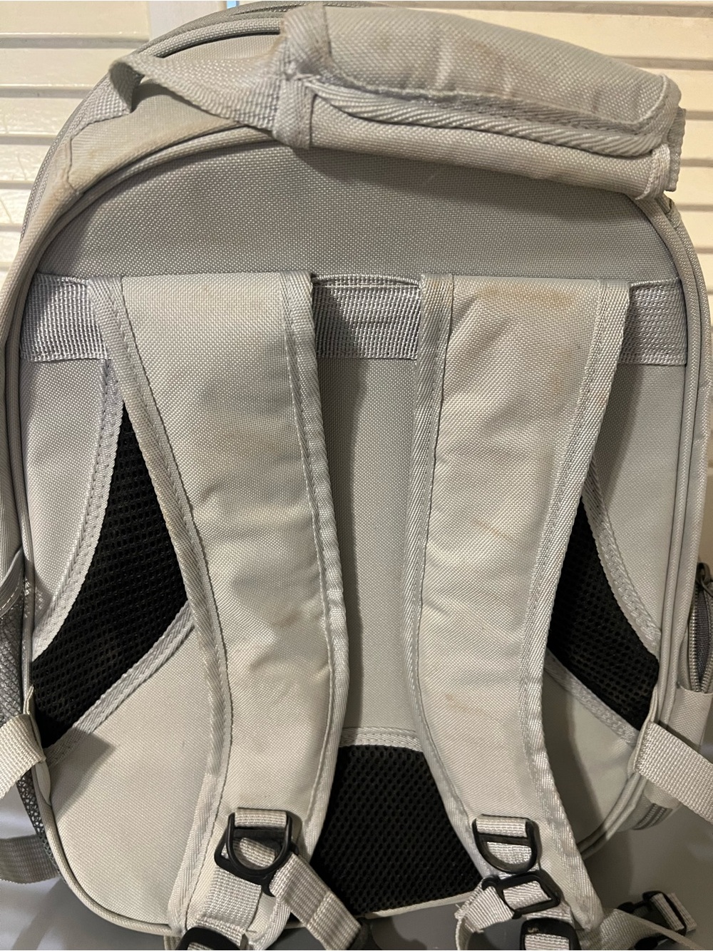 Expandable Bubble Pet Carrier Backpack in Light Gray & White - Picture 16 of 16